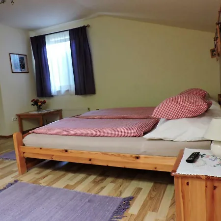 Gaestezimmer Klopfer בית הארחה