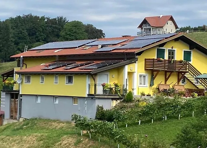 Guest house Gaestezimmer Klopfer Sankt Johann im Saggautal